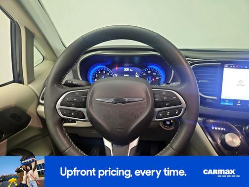 2024 Chrysler Pacifica Touring