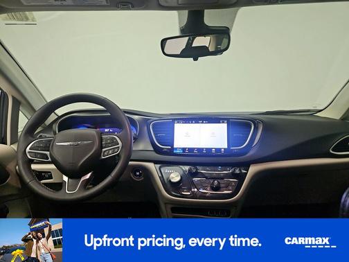 2024 Chrysler Pacifica Touring