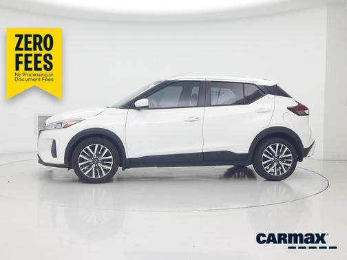 White 2023 Nissan Kicks SV