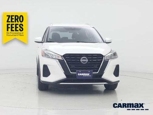 White 2023 Nissan Kicks SV