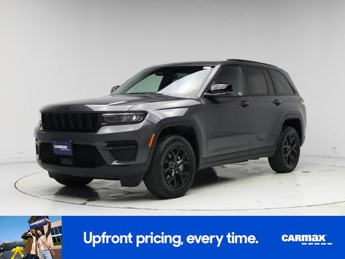 Gray 2024 Jeep Grand Cherokee Altitude