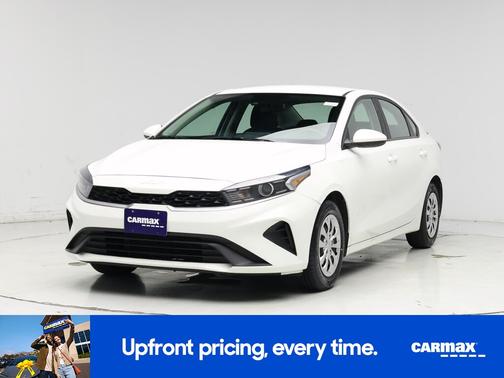 White 2022 Kia Forte FE