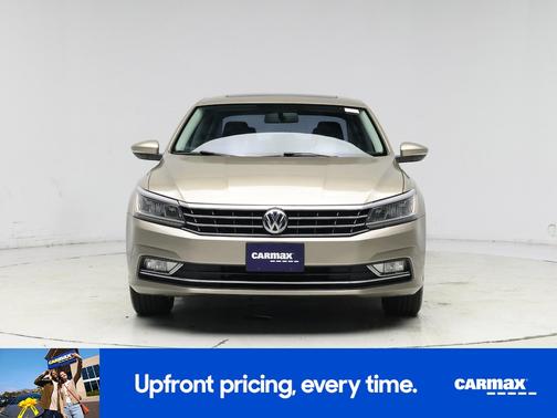 Gold 2016 Volkswagen Passat SE w/Tech