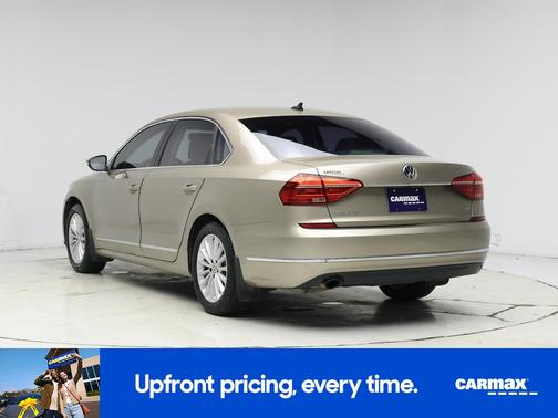 Gold 2016 Volkswagen Passat SE w/Tech