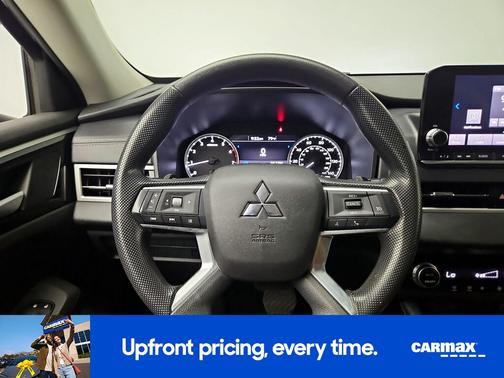 Black 2024 Mitsubishi Outlander ES