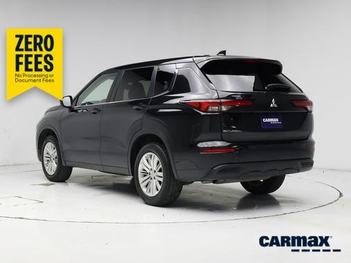 Black 2024 Mitsubishi Outlander ES