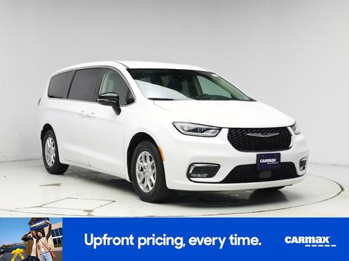 White 2024 Chrysler Pacifica Touring L