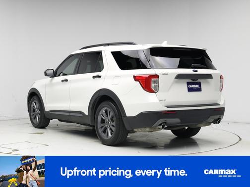 Pearl 2023 Ford Explorer XLT