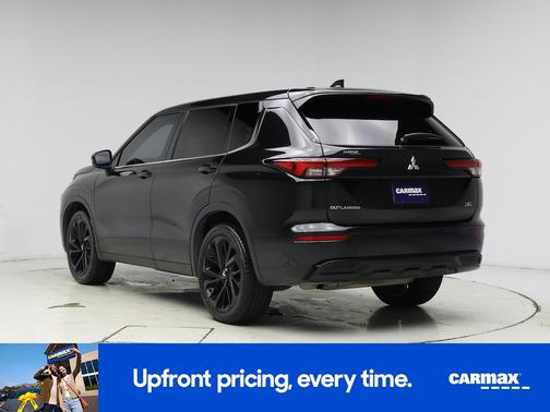 Black 2024 Mitsubishi Outlander SE Black Edition