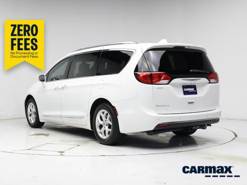 White 2017 Chrysler Pacifica Touring L-Plus