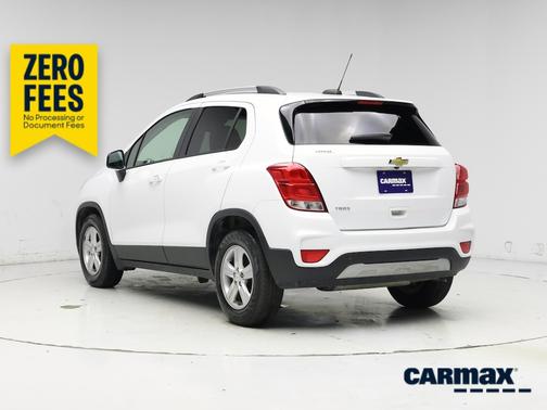White 2022 Chevrolet Trax LT