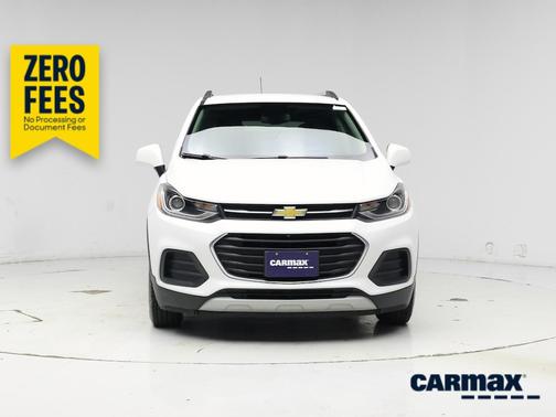 White 2022 Chevrolet Trax LT
