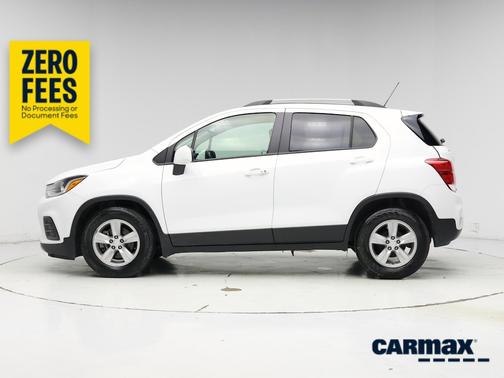 White 2022 Chevrolet Trax LT