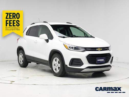 White 2022 Chevrolet Trax LT