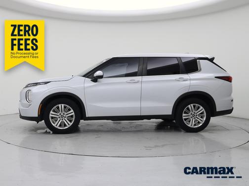 White 2023 Mitsubishi Outlander ES