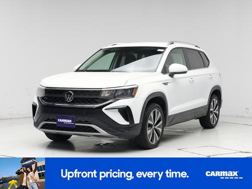 White 2022 Volkswagen Taos SE