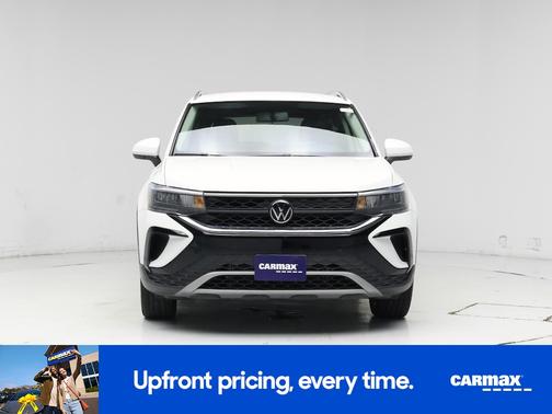 White 2022 Volkswagen Taos SE