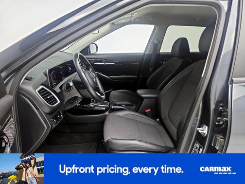 Gray 2025 Kia Seltos S