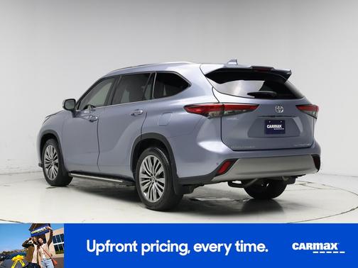 Blue 2022 Toyota Highlander Platinum