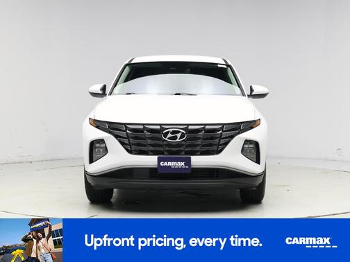 White 2024 Hyundai TUCSON SE