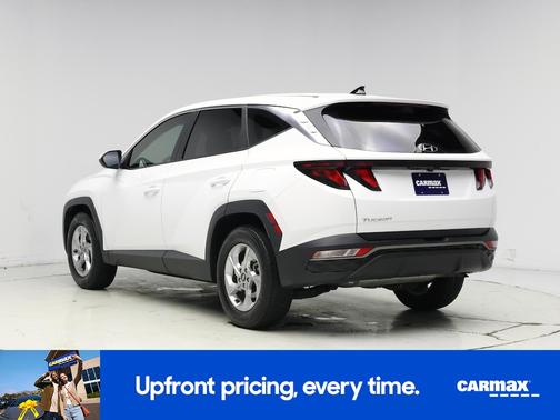 White 2024 Hyundai TUCSON SE