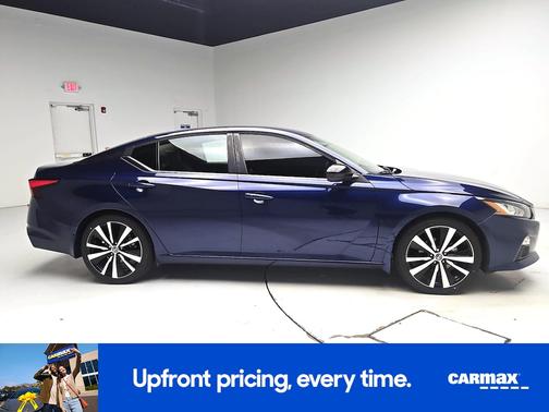 2022 Nissan Altima SR