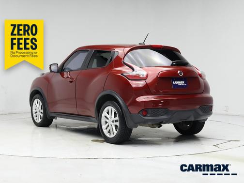 Red 2016 Nissan Juke SV