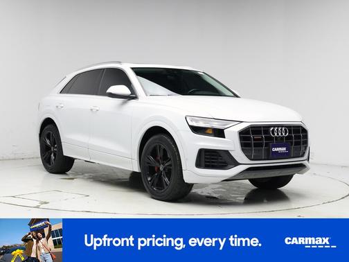 White 2022 Audi Q8 Premium