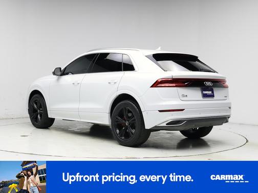 White 2022 Audi Q8 Premium