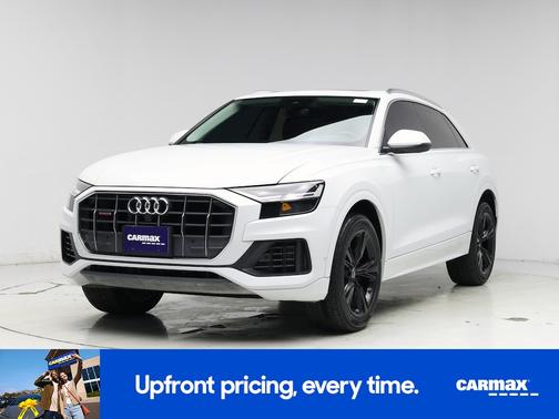 White 2022 Audi Q8 Premium