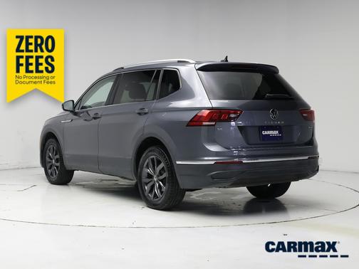 Gray 2022 Volkswagen Tiguan SE