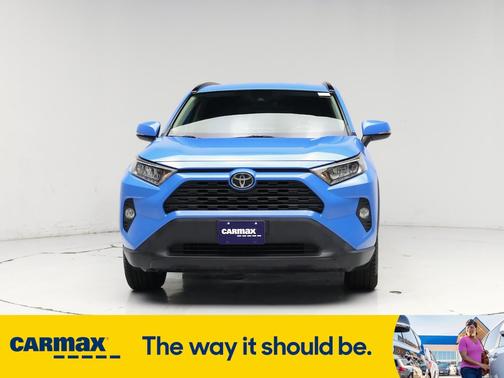 2020 Toyota RAV4 XLE