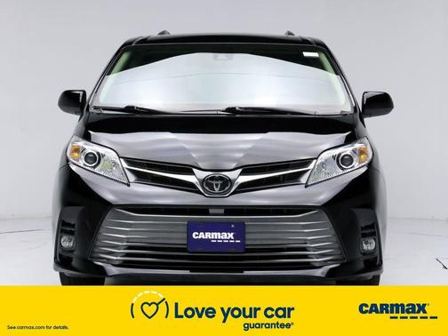 Photo 5 of 28 of 2020 Toyota Sienna XLE