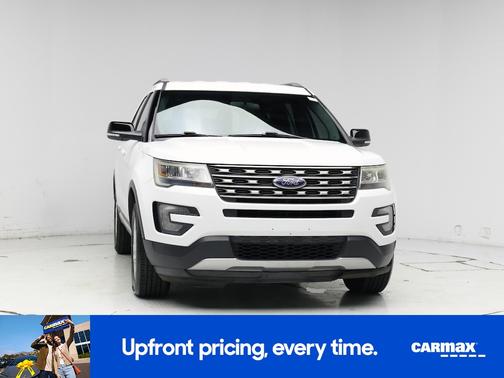 White 2017 Ford Explorer XLT