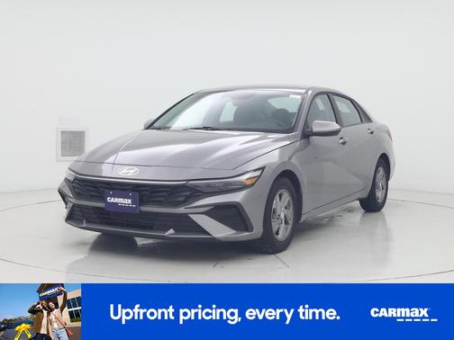 Gray 2025 Hyundai ELANTRA SE