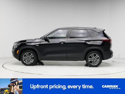 Black 2023 Kia Seltos LX