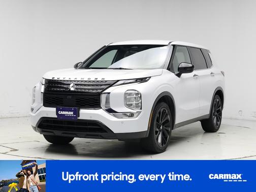 White 2024 Mitsubishi Outlander SE Black Edition