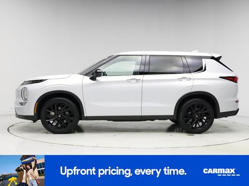 White 2024 Mitsubishi Outlander SE Black Edition