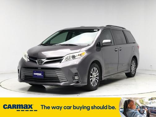 2018 Toyota Sienna XLE Auto Access Seat