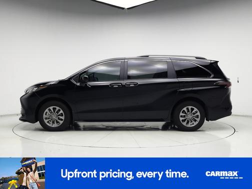 2025 Toyota Sienna LE