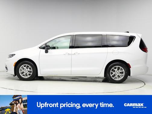 2024 Chrysler Pacifica Touring