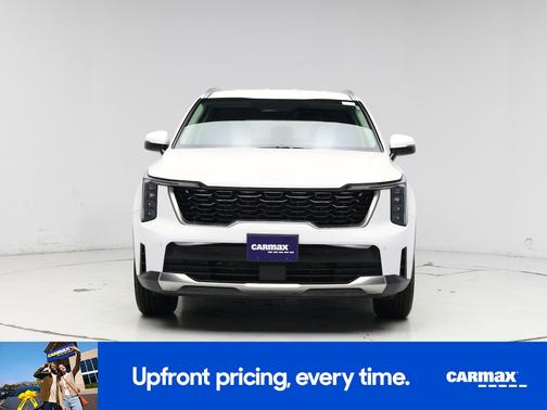 White 2024 Kia Sorento S