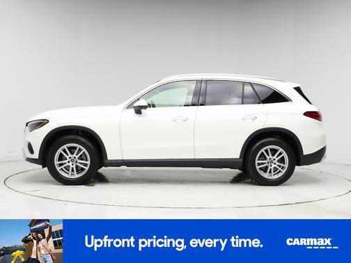 White 2023 Mercedes-Benz GLC 300