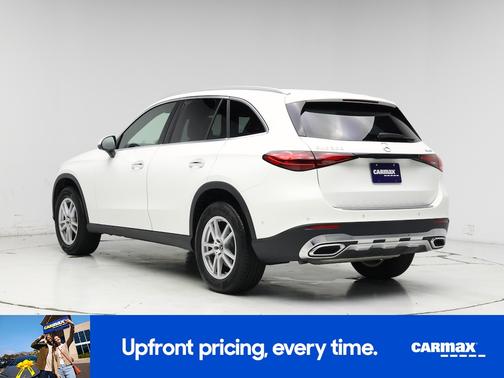 White 2023 Mercedes-Benz GLC 300