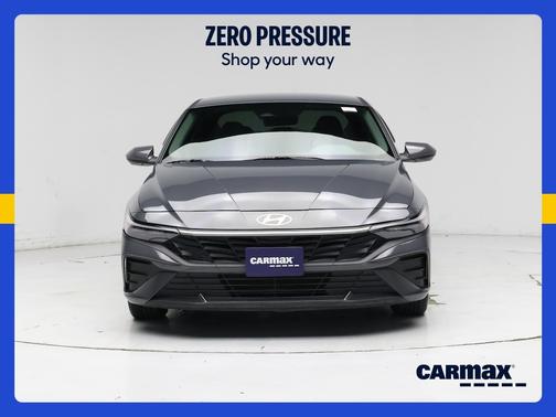 Gray 2024 Hyundai ELANTRA SE