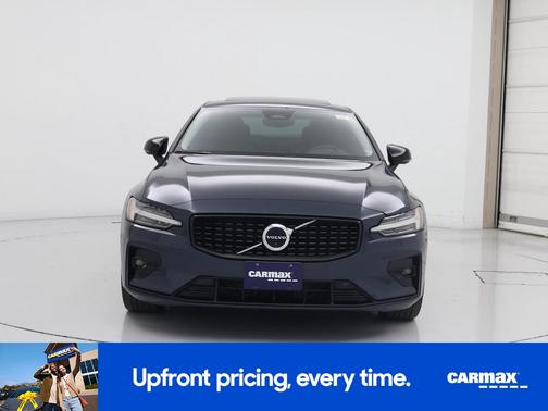 2023 Volvo S60 B5 Plus Dark Theme