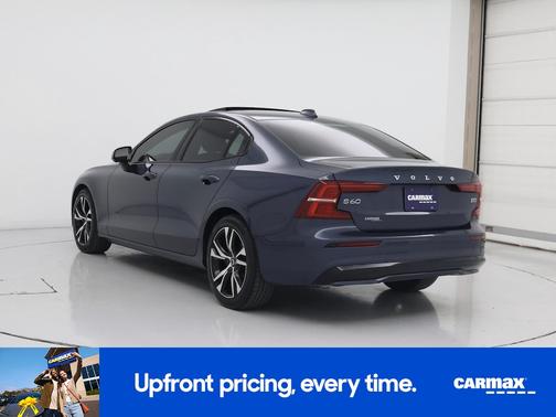 2023 Volvo S60 B5 Plus Dark Theme