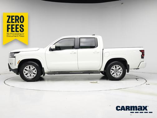 White 2024 Nissan Frontier SV