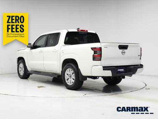 White 2024 Nissan Frontier SV