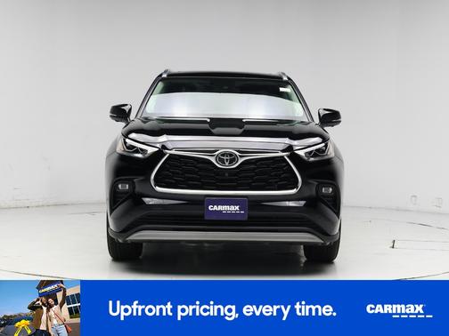 Black 2023 Toyota Highlander Platinum